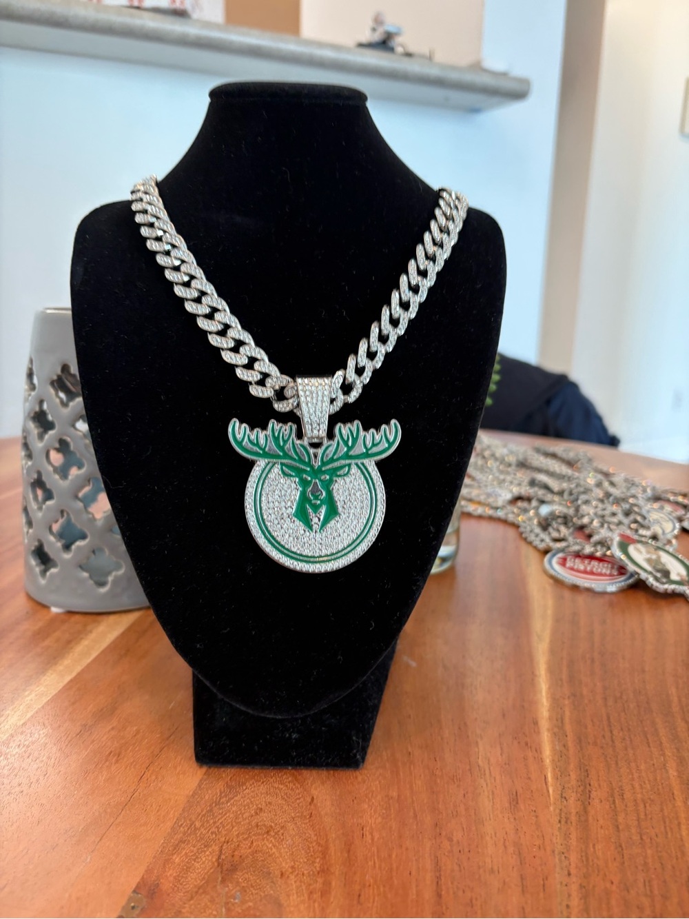 NBA Milwaukee Bucks Pendant Necklace
